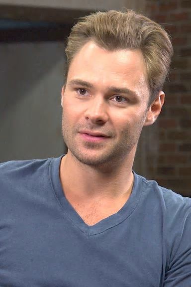 Patrick John Flueger photos,Morgan Spector photos,Jennifer Widerstrom photos,Joseph P. Genier photos,Cynthia Watros photos,Ethan Cutkosky photos