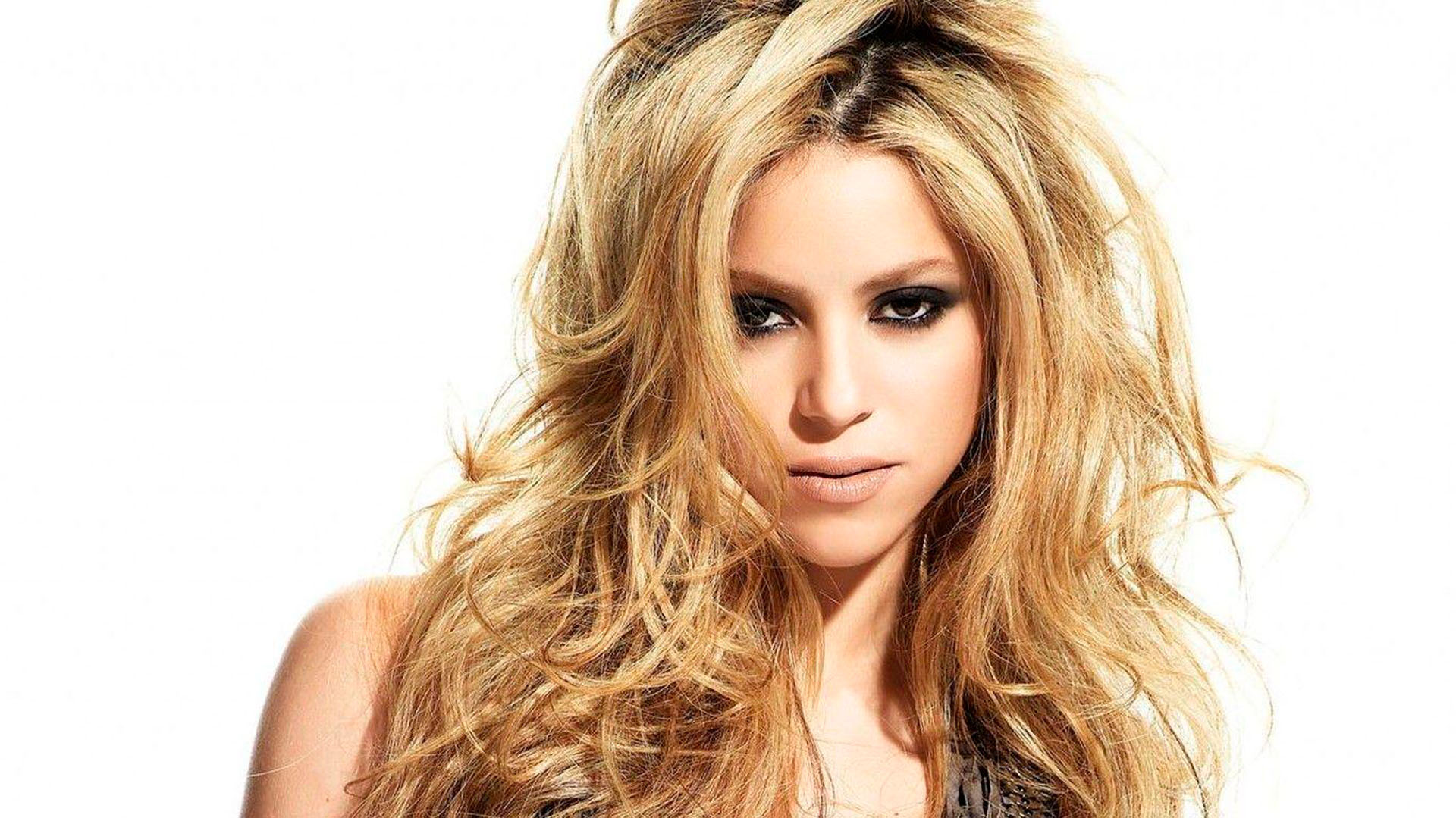 Shakira photos,Clay Tarver photos,James Martinez photos,Michelle Fairley photos,Angela Bassett photos,Wendy Molyneux photos