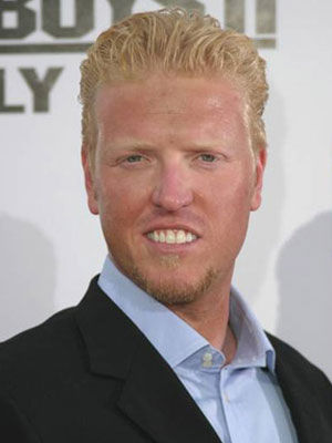 Jake Busey photos,Sandra Oh photos,Emily Wickersham photos,Stephnie Weir photos,Chris Sullivan photos,Kat Dennings photos