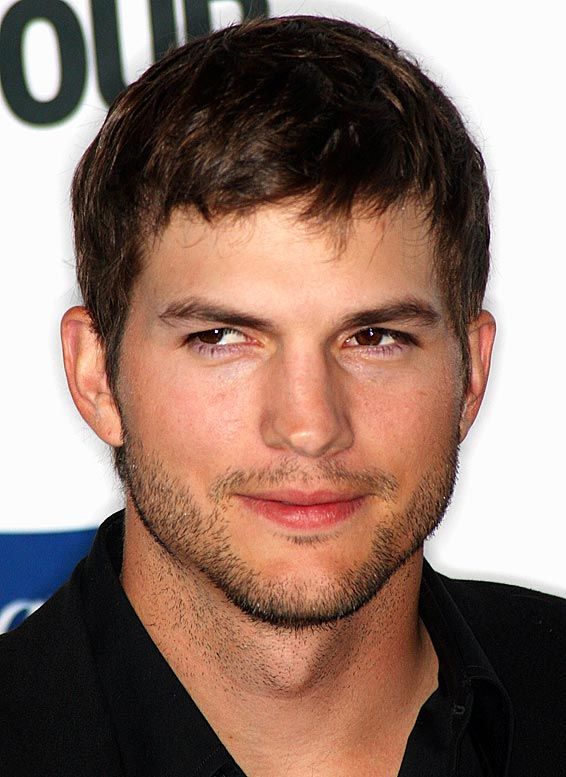 Ashton Kutcher photos,DulÃ© Hill photos,Cory Michael Smith photos,Kendrick Sampson photos,Molly Ephraim photos,Jasper PÃ¤Ã¤kkÃ¶nen photos
