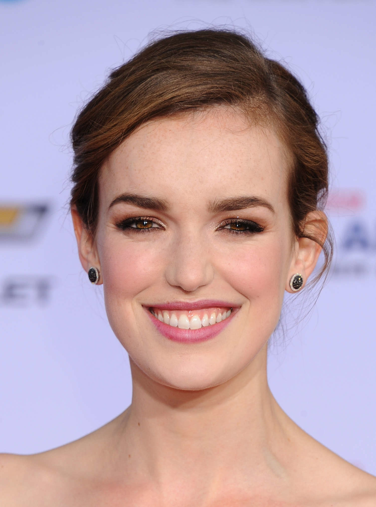 Elizabeth Henstridge photos,Nick Gereffi photos,Kimora Lee Simmons photos,Amanda Tapping photos,Kareena Kapoor photos,Wendi McLendon-Covey photos
