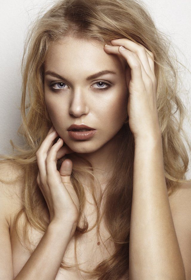 Penelope Mitchell photos,Chas Floyd Johnson photos,Aubrey Anderson-Emmons photos,Conleth Hill photos,Elliot Cowan photos,Josh Brener photos