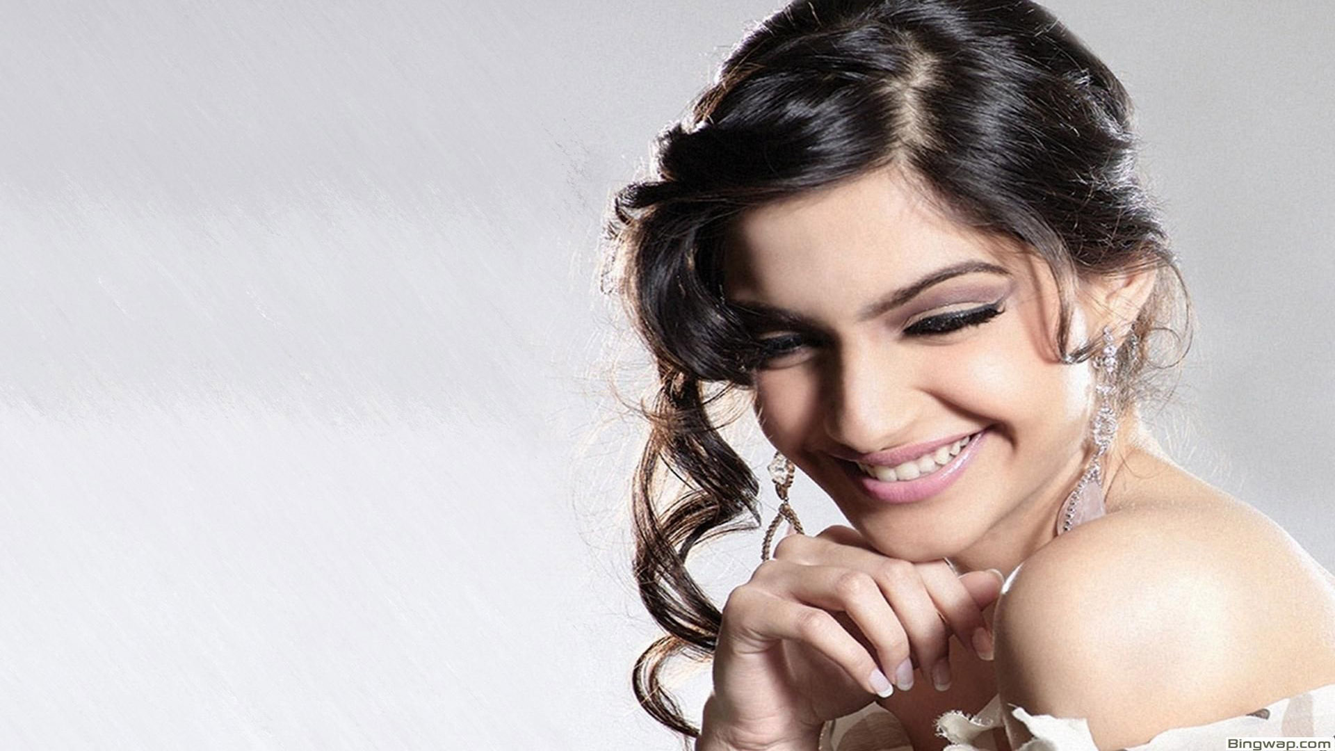 Sonam Kapoor photos,Peter Jankowski photos,Mikhail Baryshnikov photos,David J. Burke photos,Rachelle Lefevre photos,Sara B. Cooper photos