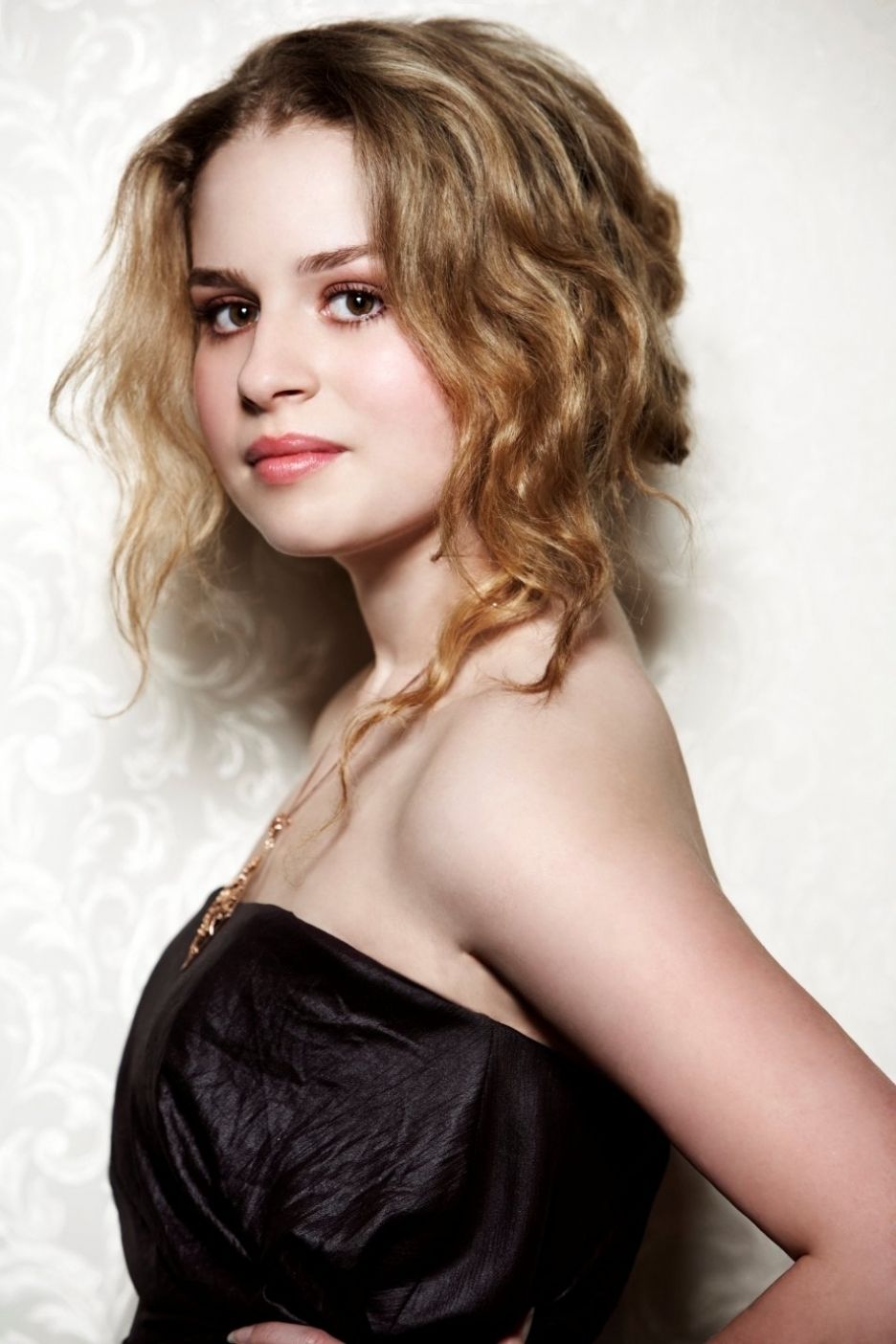 Allie Grant photos,Kevin Rankin photos,Hannah New photos,Robert Zotnowski photos,Jennifer Celotta photos,Noah Bean photos
