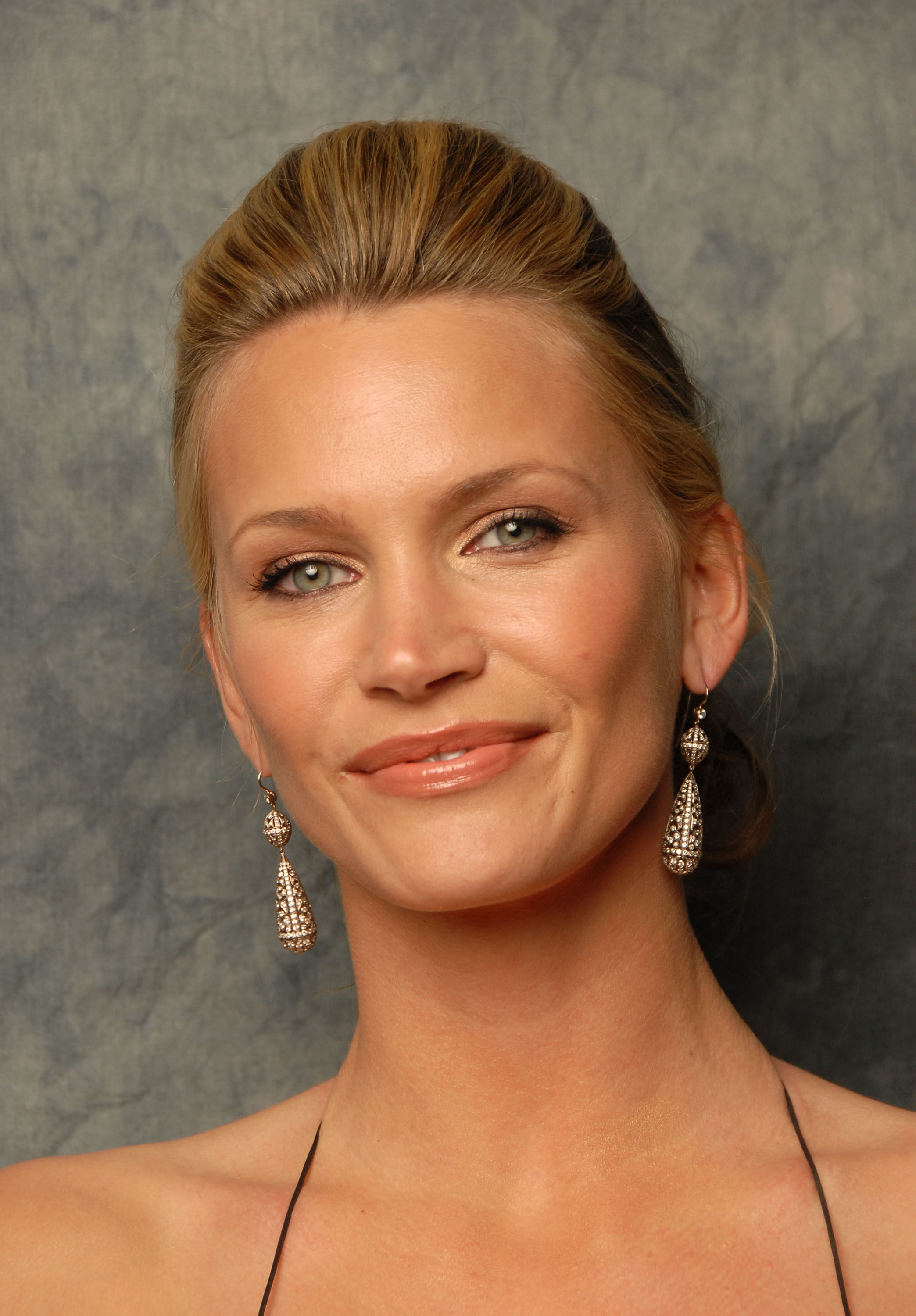 Natasha Henstridge photos,Joe Pokaski photos,Eli Goree photos,Daniel DiTomasso photos,Bex Taylor-Klaus photos,Angela Kang photos