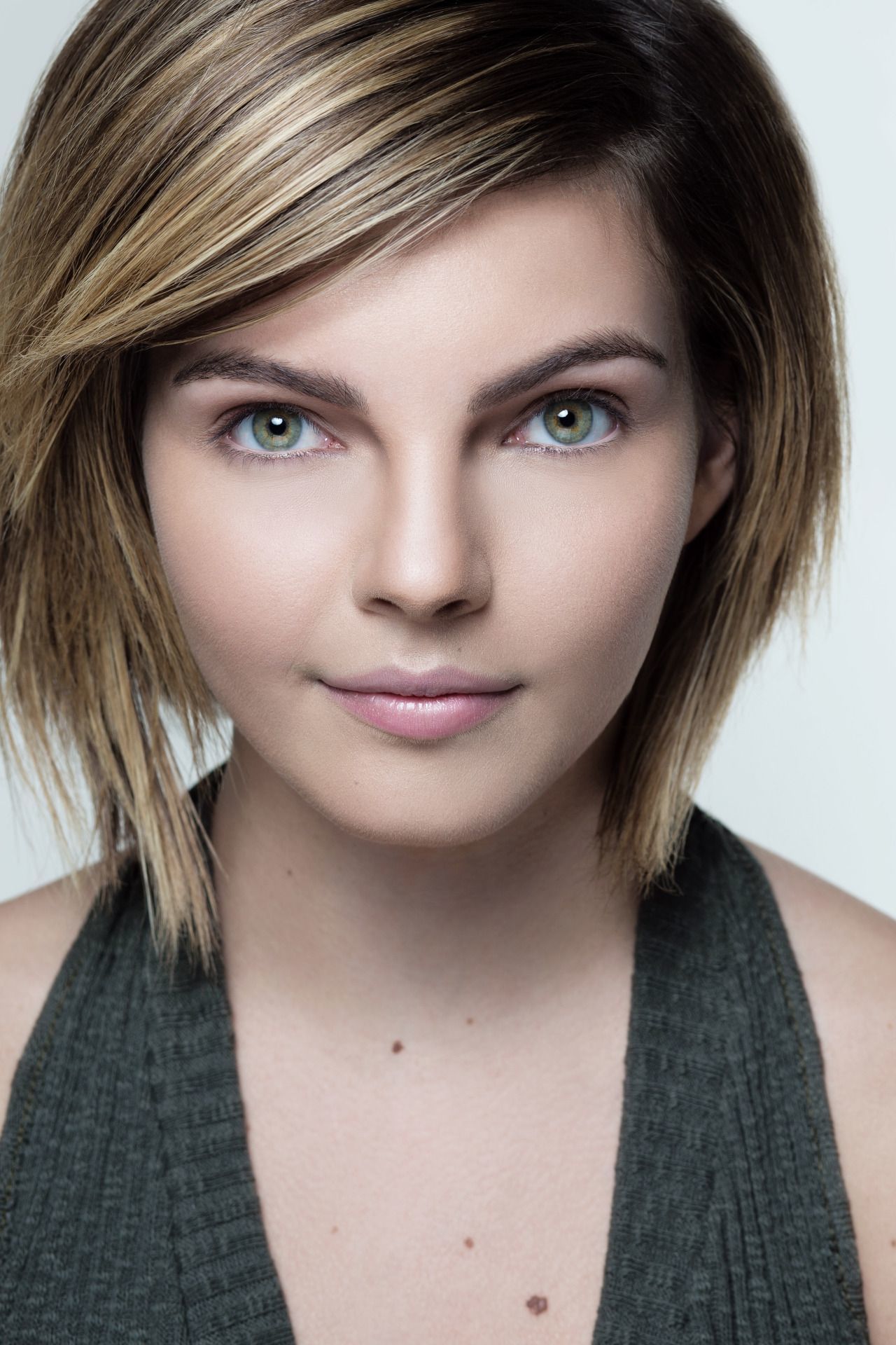 Camren Renee Bicondova photos,Joseph Dougherty photos,Geno Segers photos,Dominic Fumusa photos,Julie Plec photos,Lola Glaudini photos