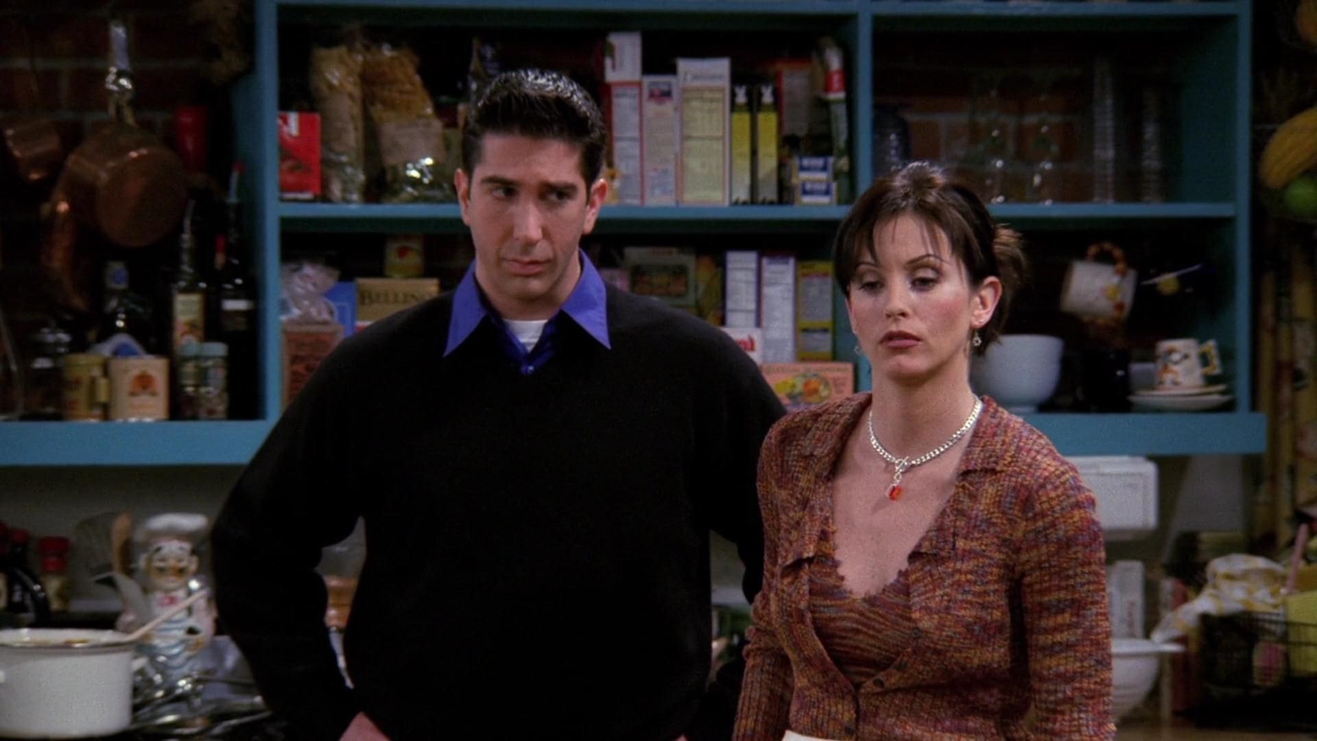 The One With the Football episode synopsis,reviews,forums,photos,