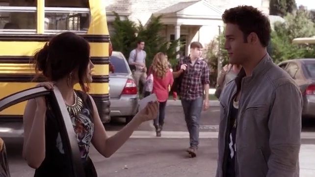 Bring Down the Hoe episode synopsis,reviews,forums,photos,