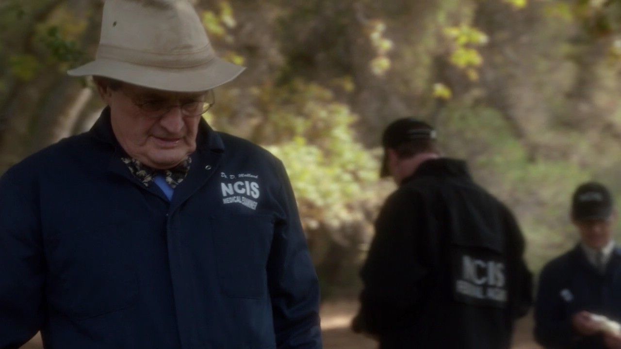 Alibi episode synopsis,reviews,forums,photos,