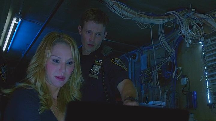 Worst Case Scenario episode synopsis,reviews,forums,photos,