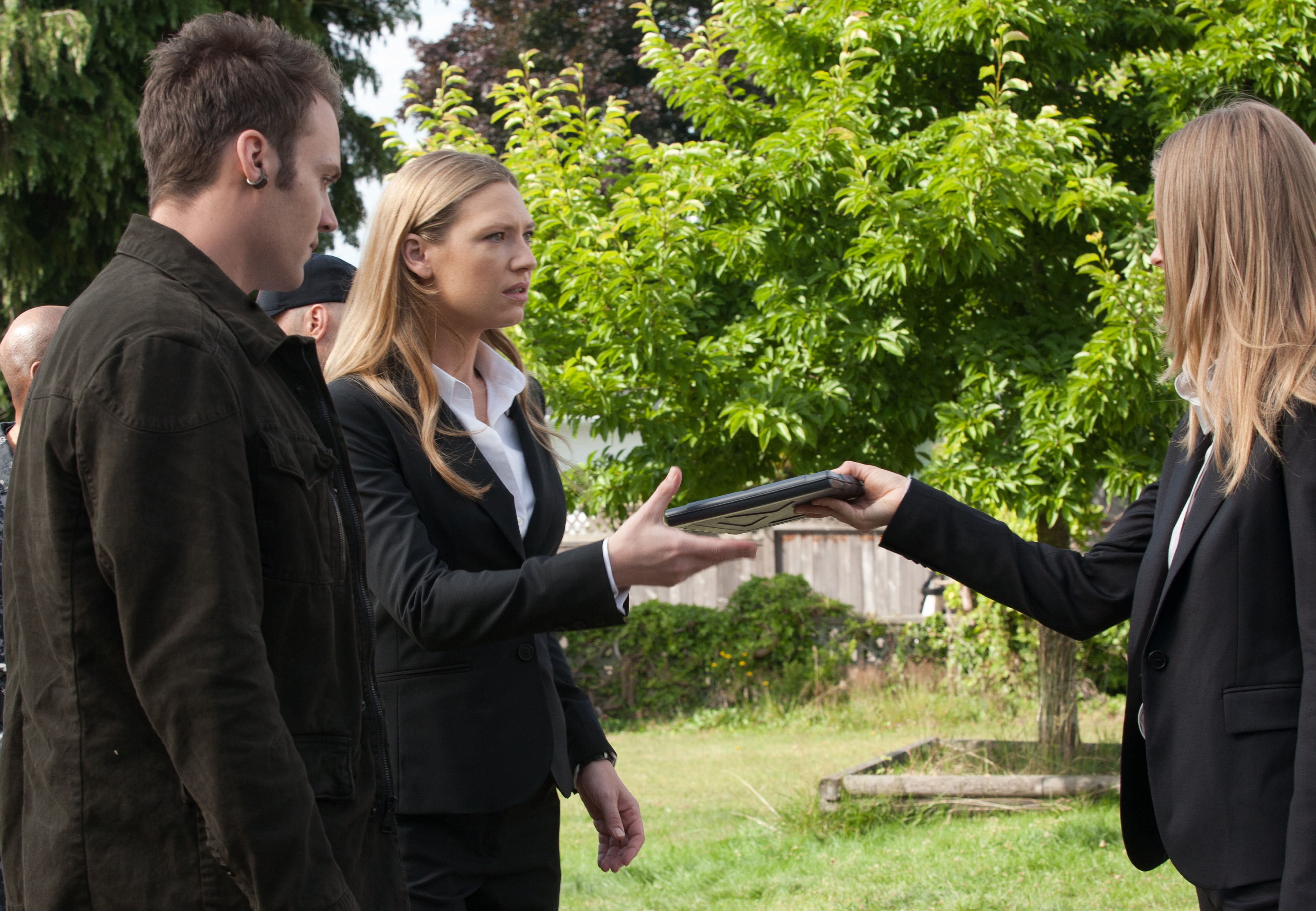 One Night in October episode synopsis,reviews,forums,photos,