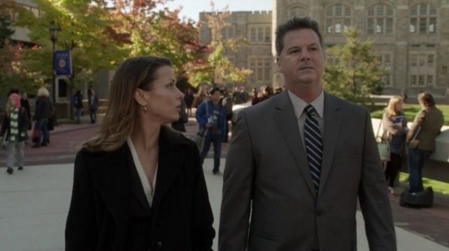 Power of the Press episode synopsis,reviews,forums,photos,