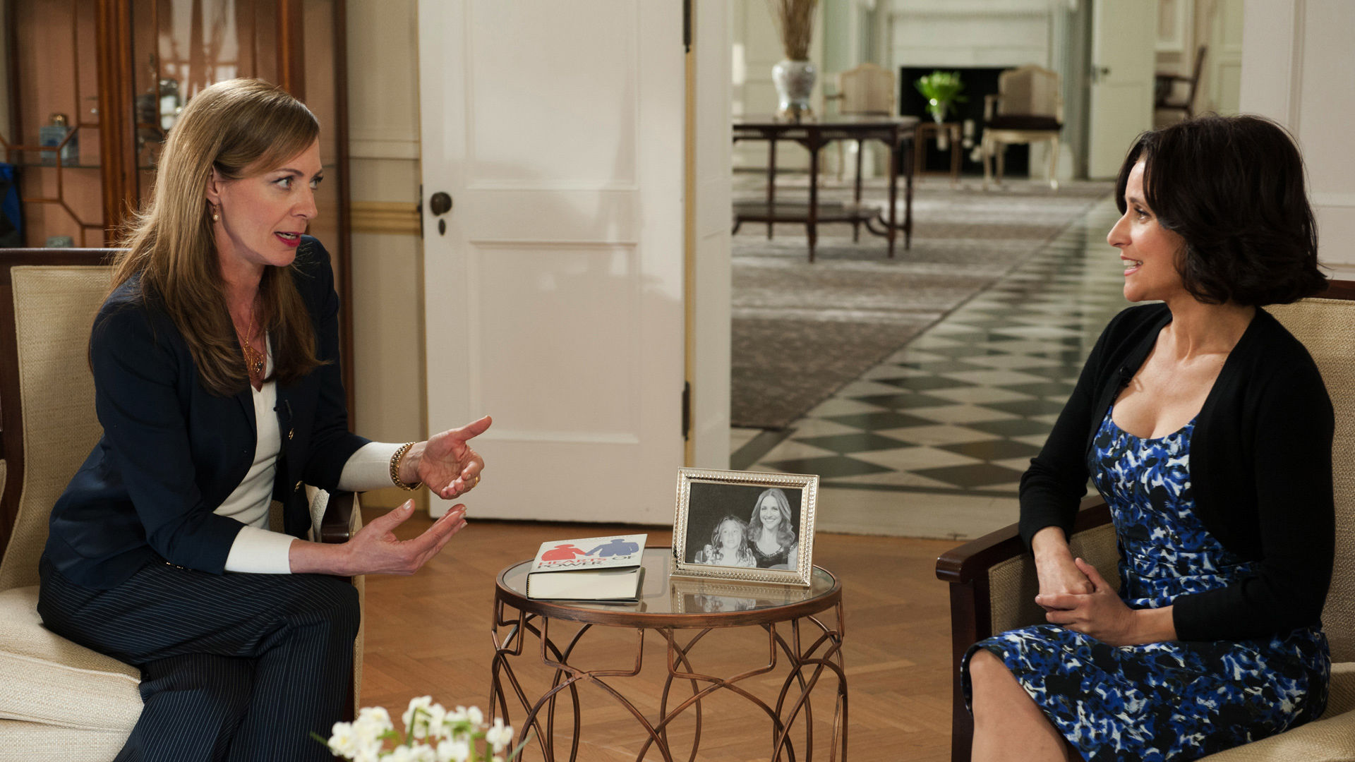 First Response episode synopsis,reviews,forums,photos,