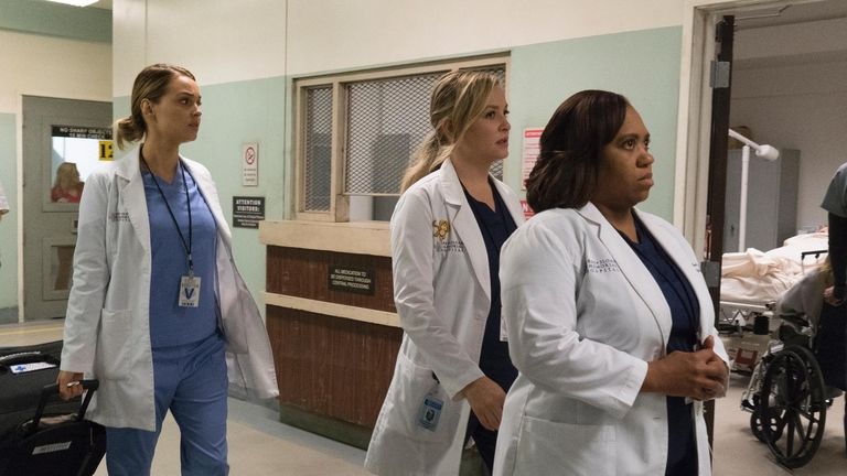 You Can Look (But You'd Better Not Touch) episode synopsis,reviews,forums,photos,