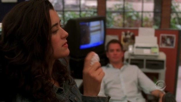 The Voyeur's Web episode synopsis,reviews,forums,photos,