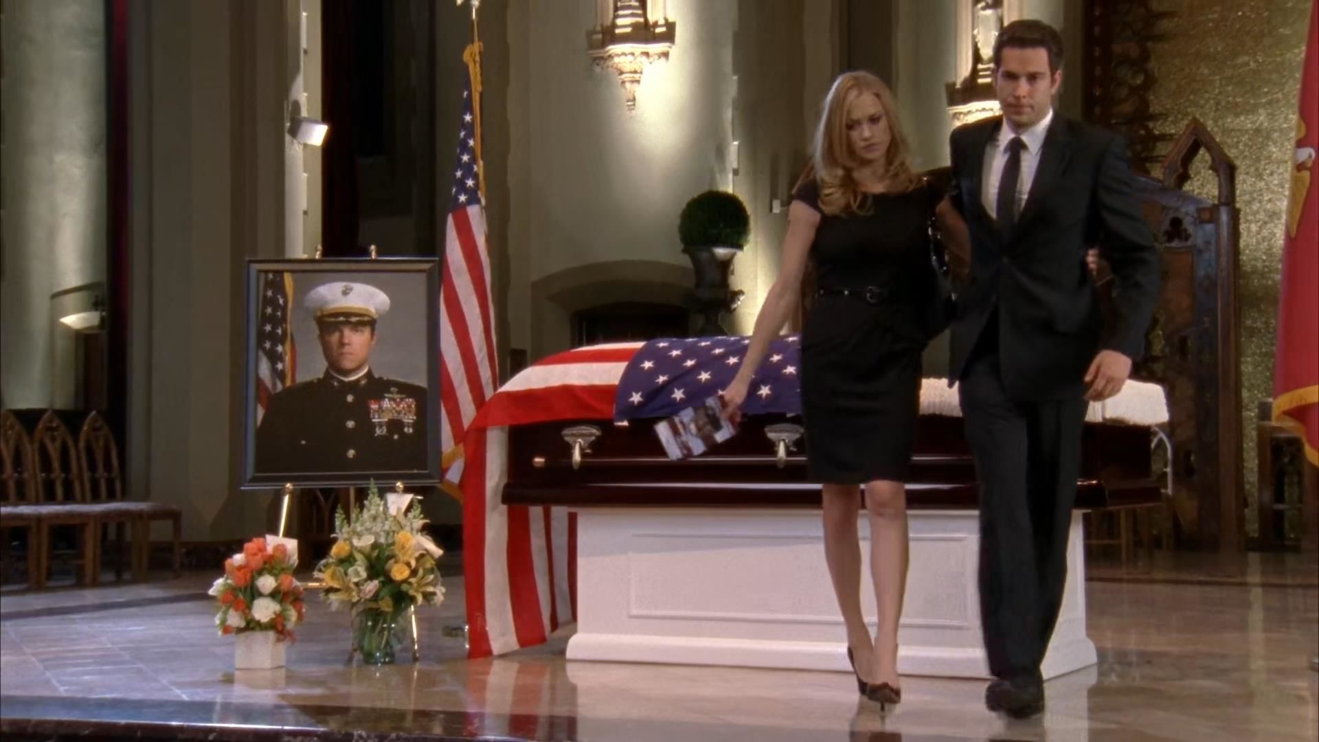 Chuck Versus the Couch Lock episode synopsis,reviews,forums,photos,