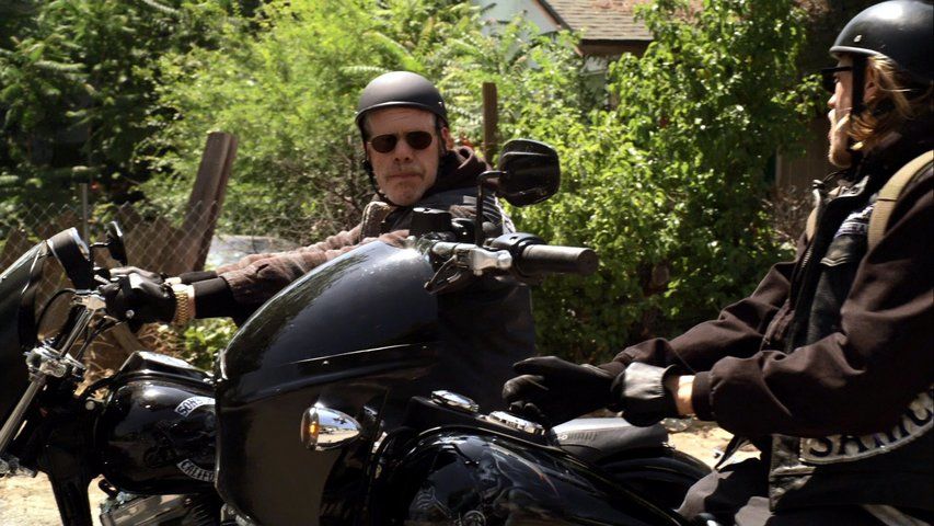 Pilot episode synopsis,reviews,forums,photos,