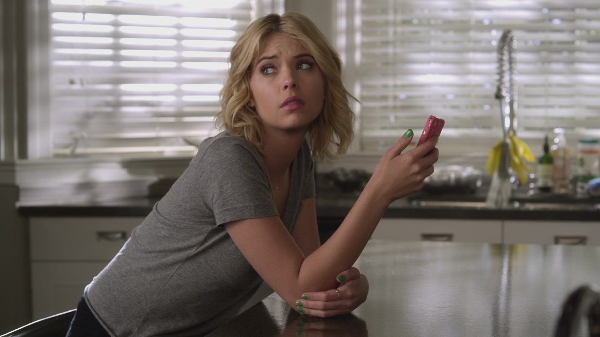 That Girl is Poison episode synopsis,reviews,forums,photos,