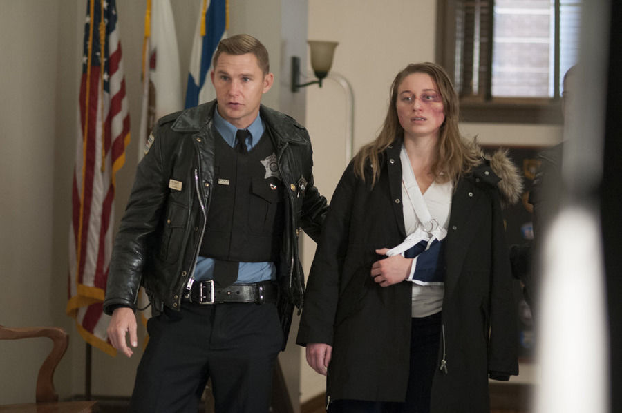 Hit Me episode synopsis,reviews,forums,photos,