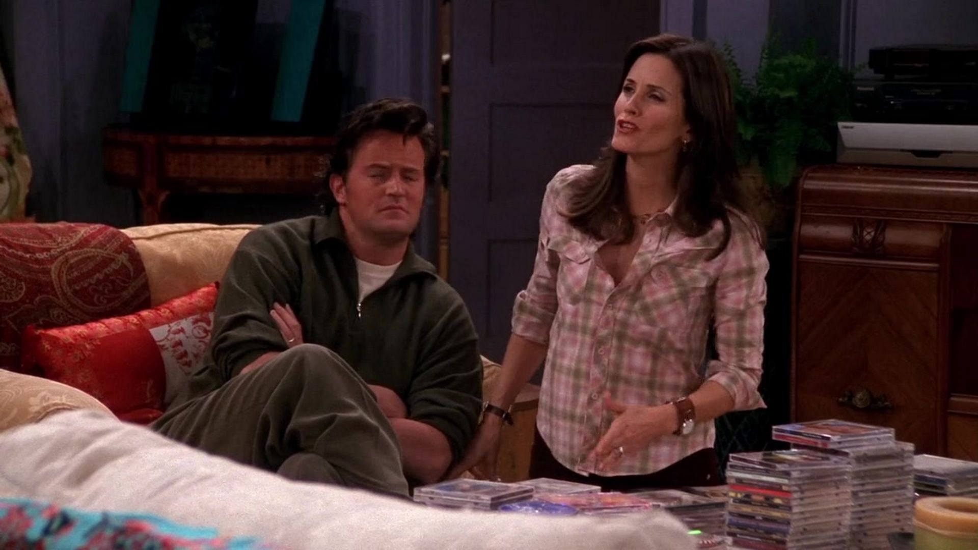 The One With the Tea Leaves episode synopsis,reviews,forums,photos,