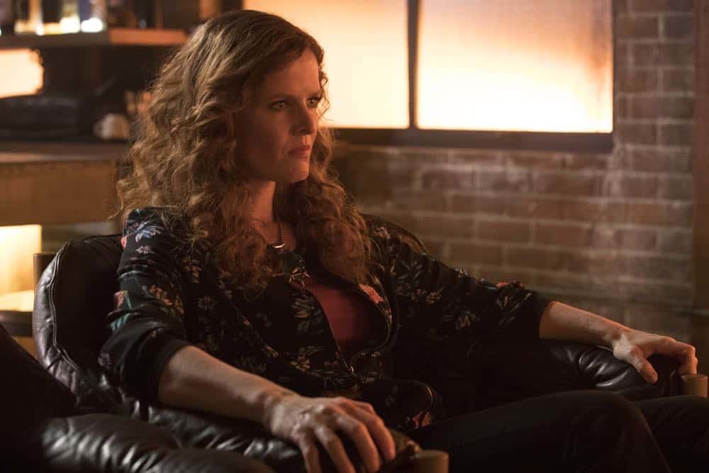 Chosen episode synopsis,reviews,forums,photos,