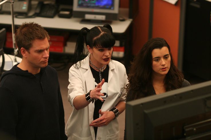 Head Case episode synopsis,reviews,forums,photos,