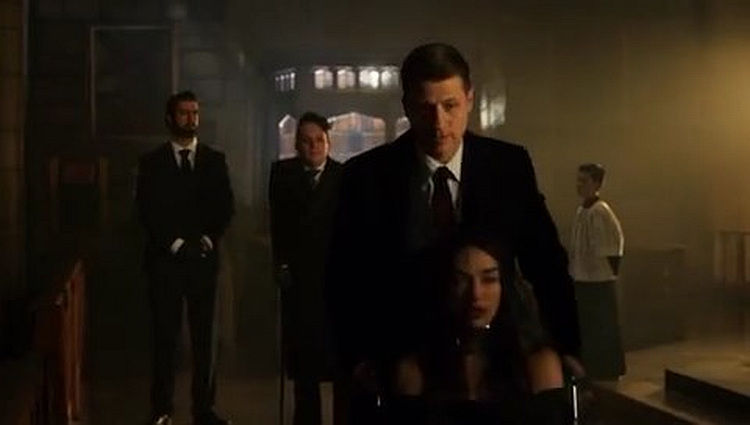 A Dark Knight: Queen Takes Knight episode synopsis,reviews,forums,photos,