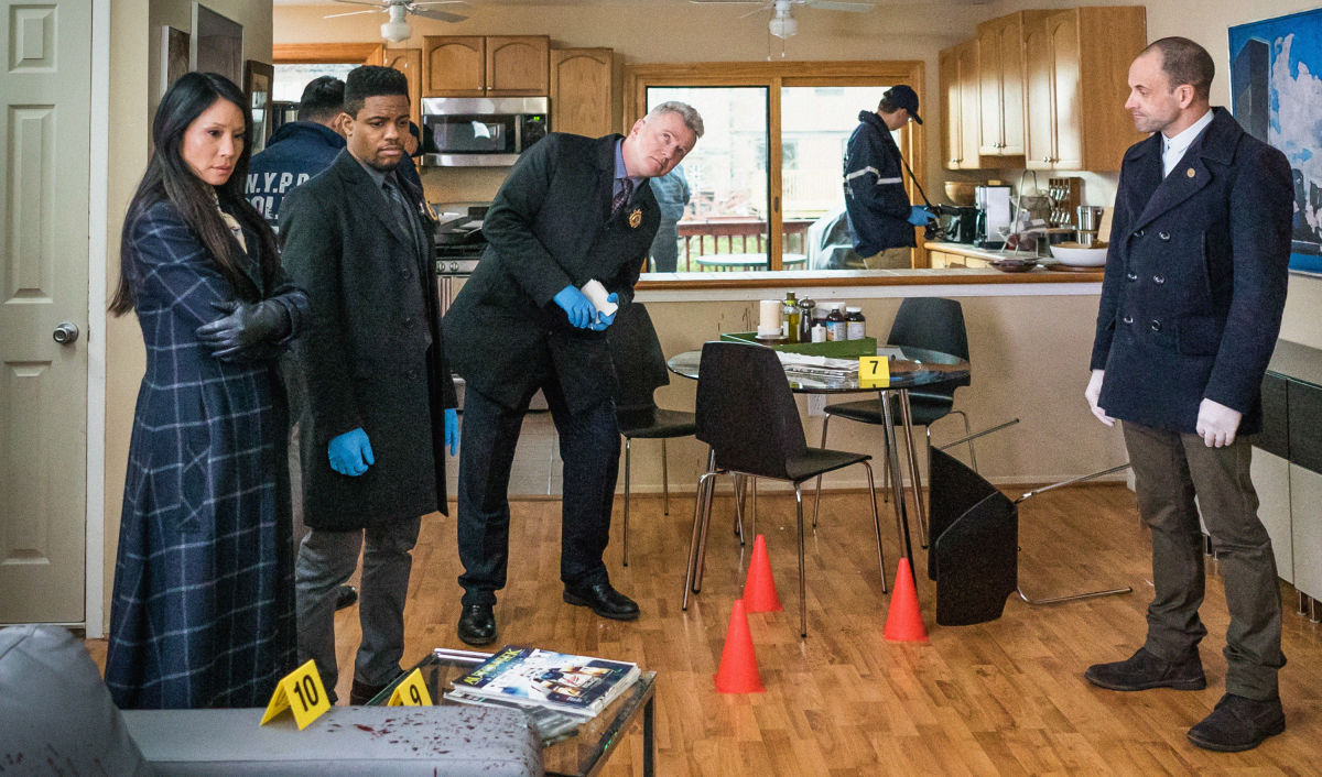High Heat episode synopsis,reviews,forums,photos,