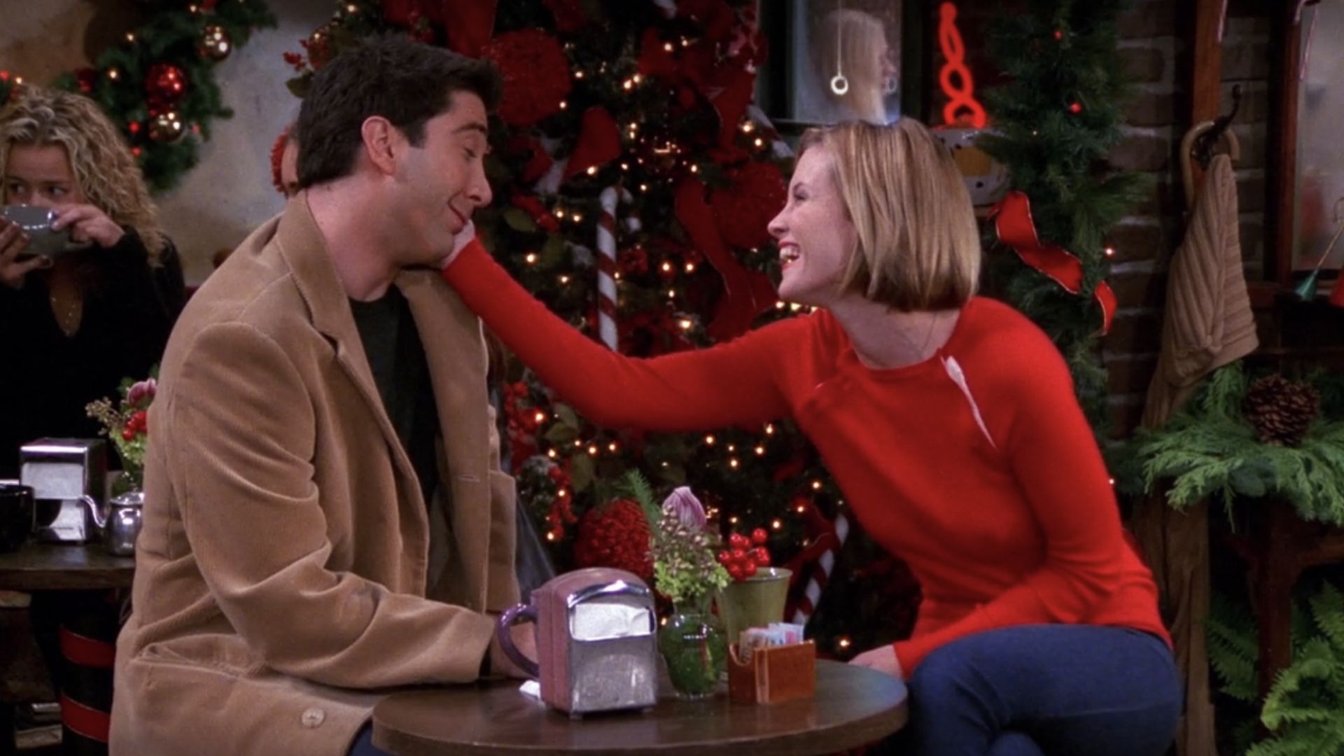 The One With the Creepy Holiday Card episode synopsis,reviews,forums,photos,