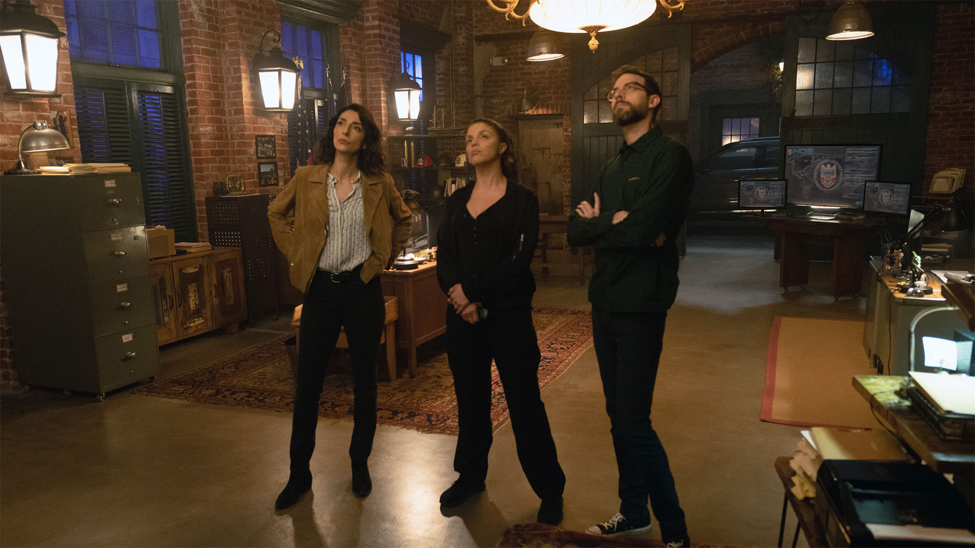 Conspiracy Theories episode synopsis,reviews,forums,photos,