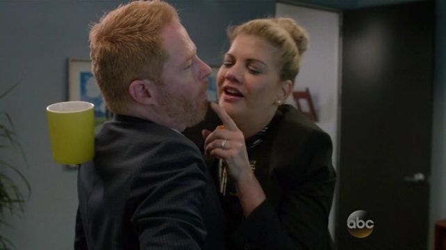 Strangers in the Night episode synopsis,reviews,forums,photos,