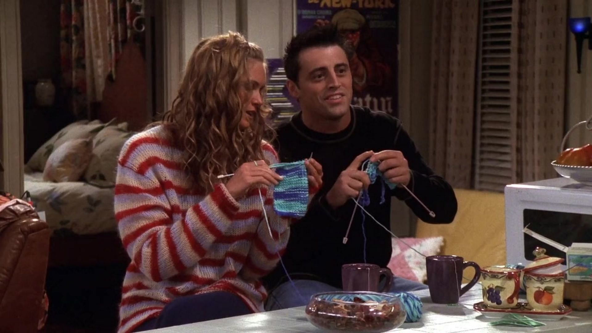 The One With Ross's Teeth episode synopsis,reviews,forums,photos,