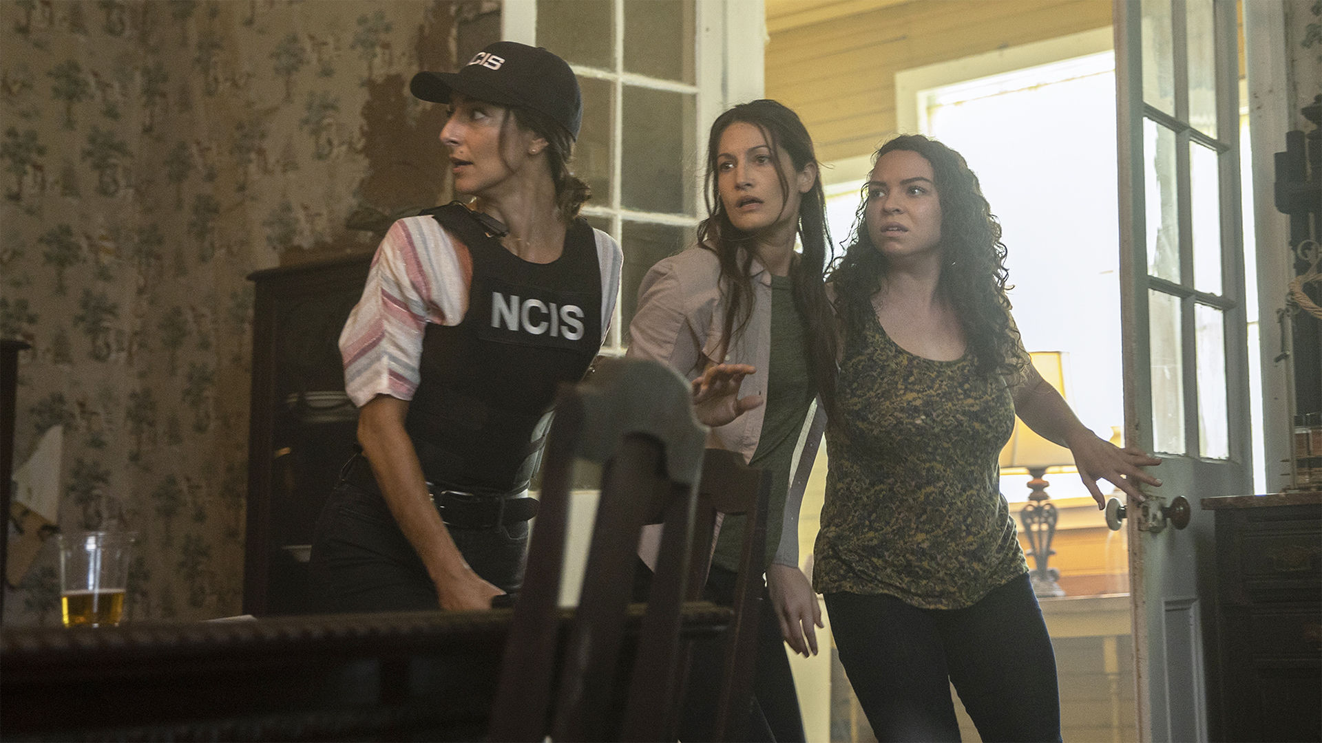 Judgement Call episode synopsis,reviews,forums,photos,