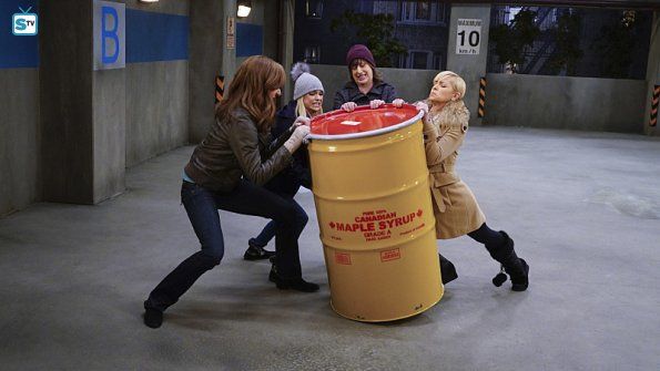 Sticky Hands and a Walk on the Wild Side episode synopsis,reviews,forums,photos,