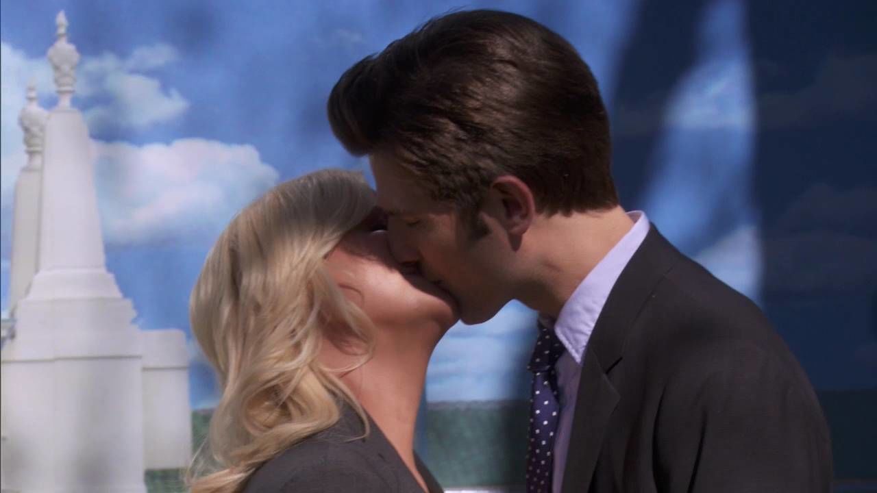Bus Tour episode synopsis,reviews,forums,photos,