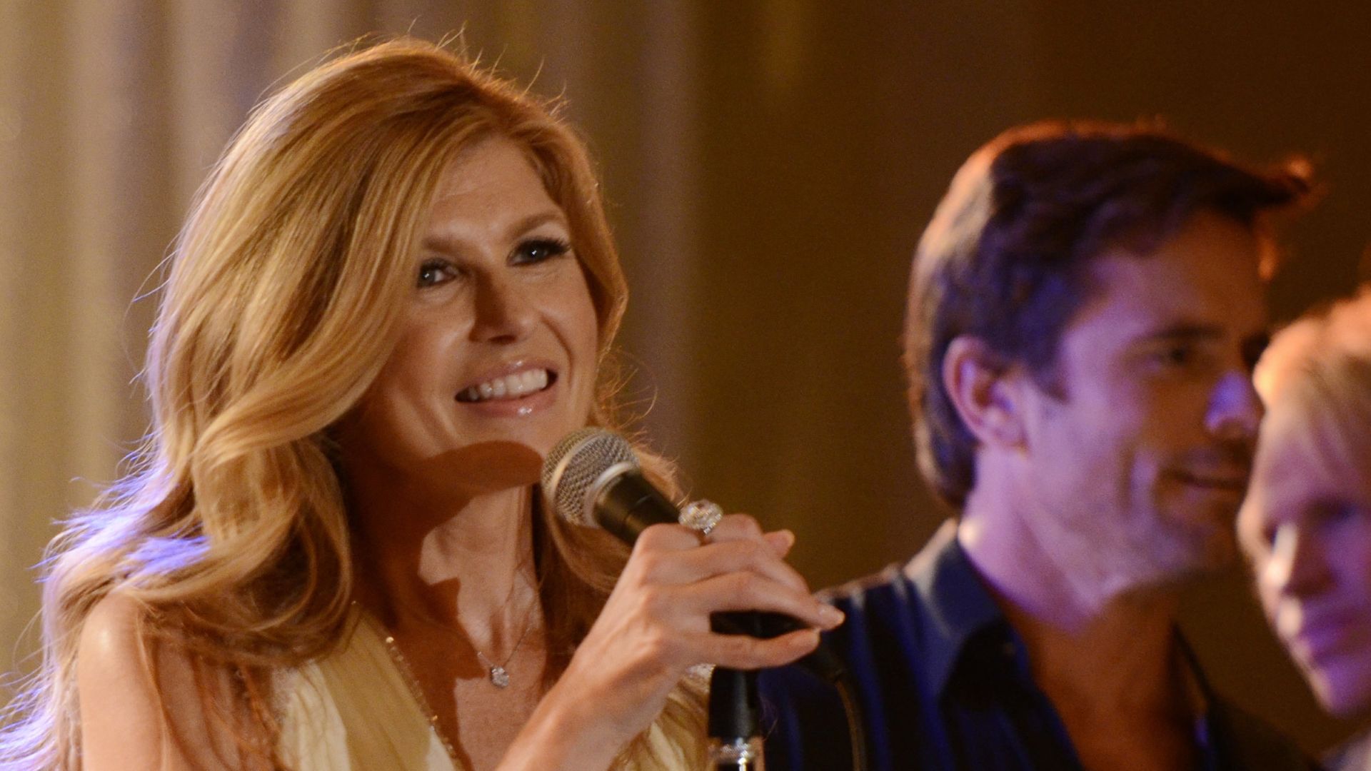 We Live in Two Different Worlds episode synopsis,reviews,forums,photos,