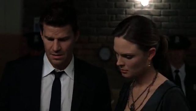 Intern in the Incinerator episode synopsis,reviews,forums,photos,