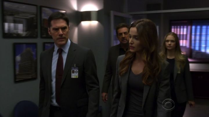 Awake episode synopsis,reviews,forums,photos,