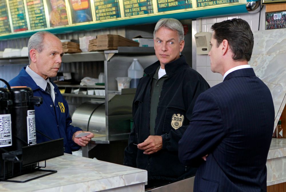 Devil's Triangle episode synopsis,reviews,forums,photos,