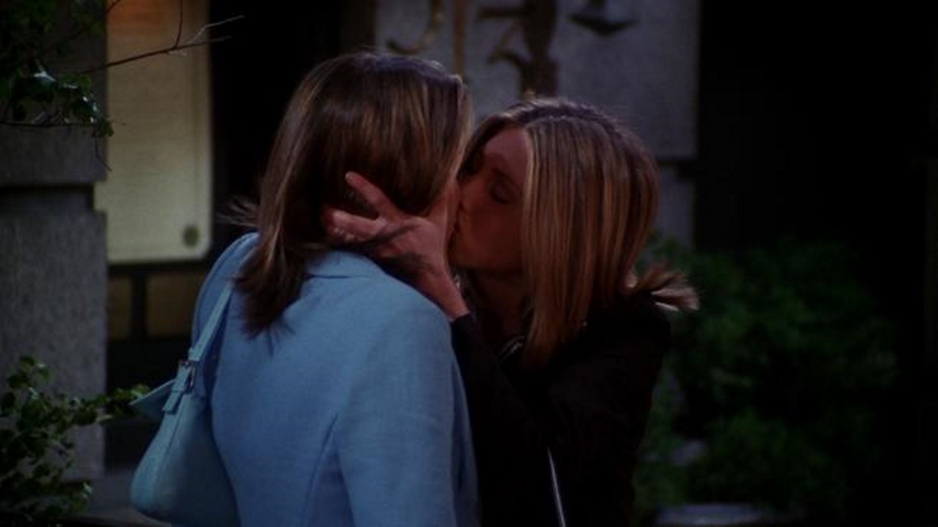 The One With Rachel's Big Kiss episode synopsis,reviews,forums,photos,