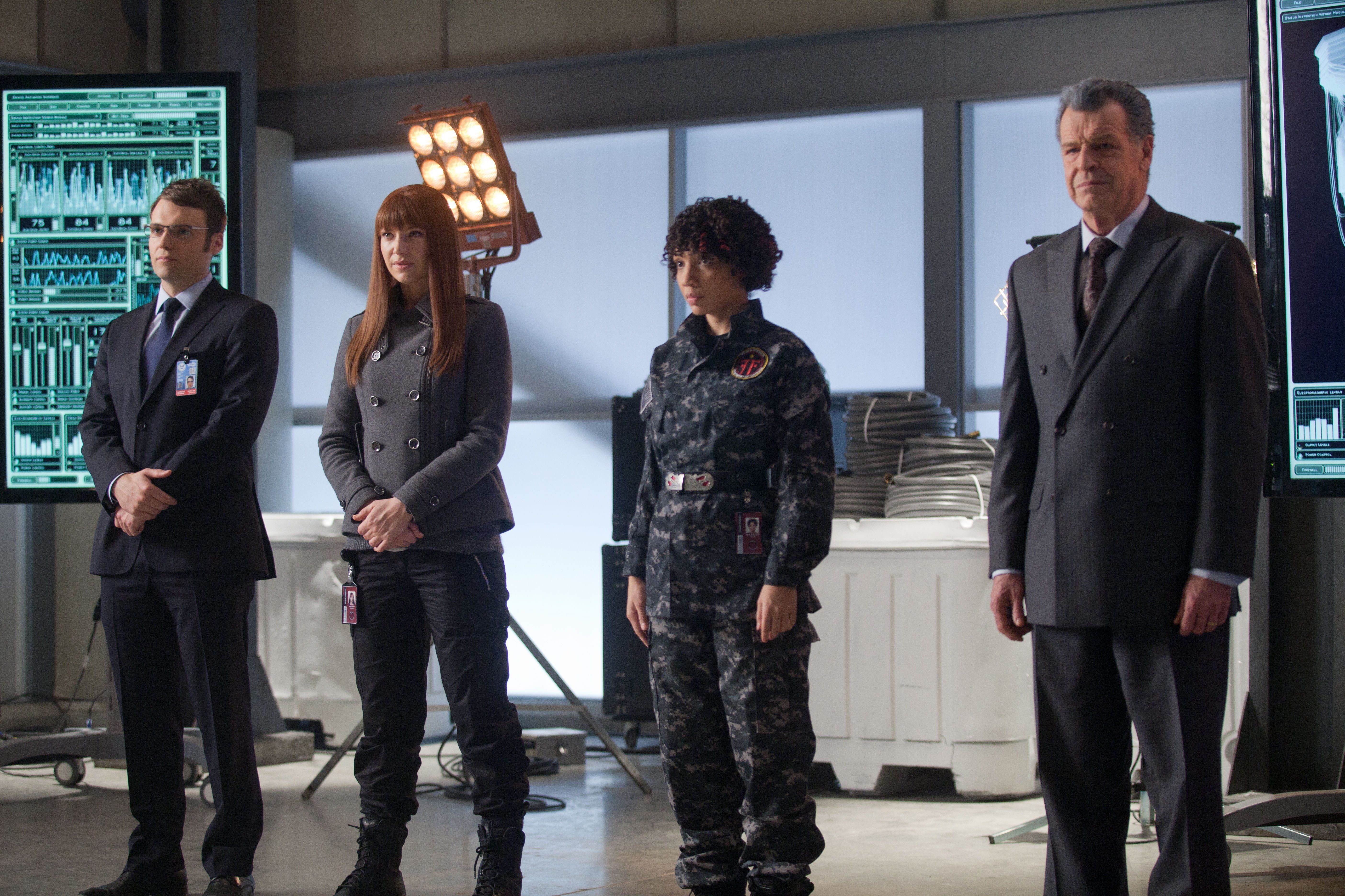 Worlds Apart episode synopsis,reviews,forums,photos,