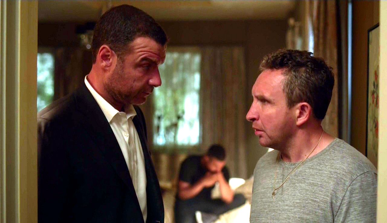 Lake Hollywood episode synopsis,reviews,forums,photos,