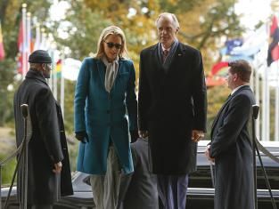 The Race episode synopsis,reviews,forums,photos,