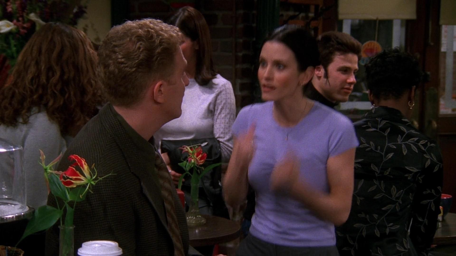 The One With the Ball episode synopsis,reviews,forums,photos,