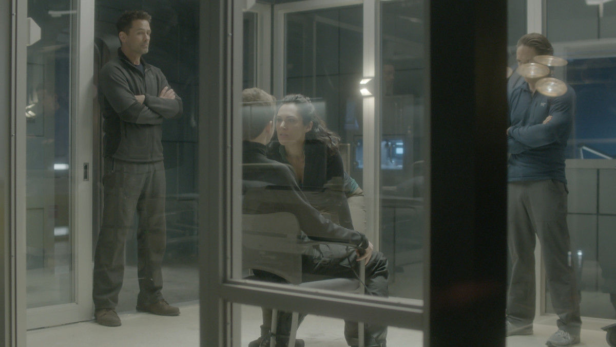 Dans L'Ombre episode synopsis,reviews,forums,photos,