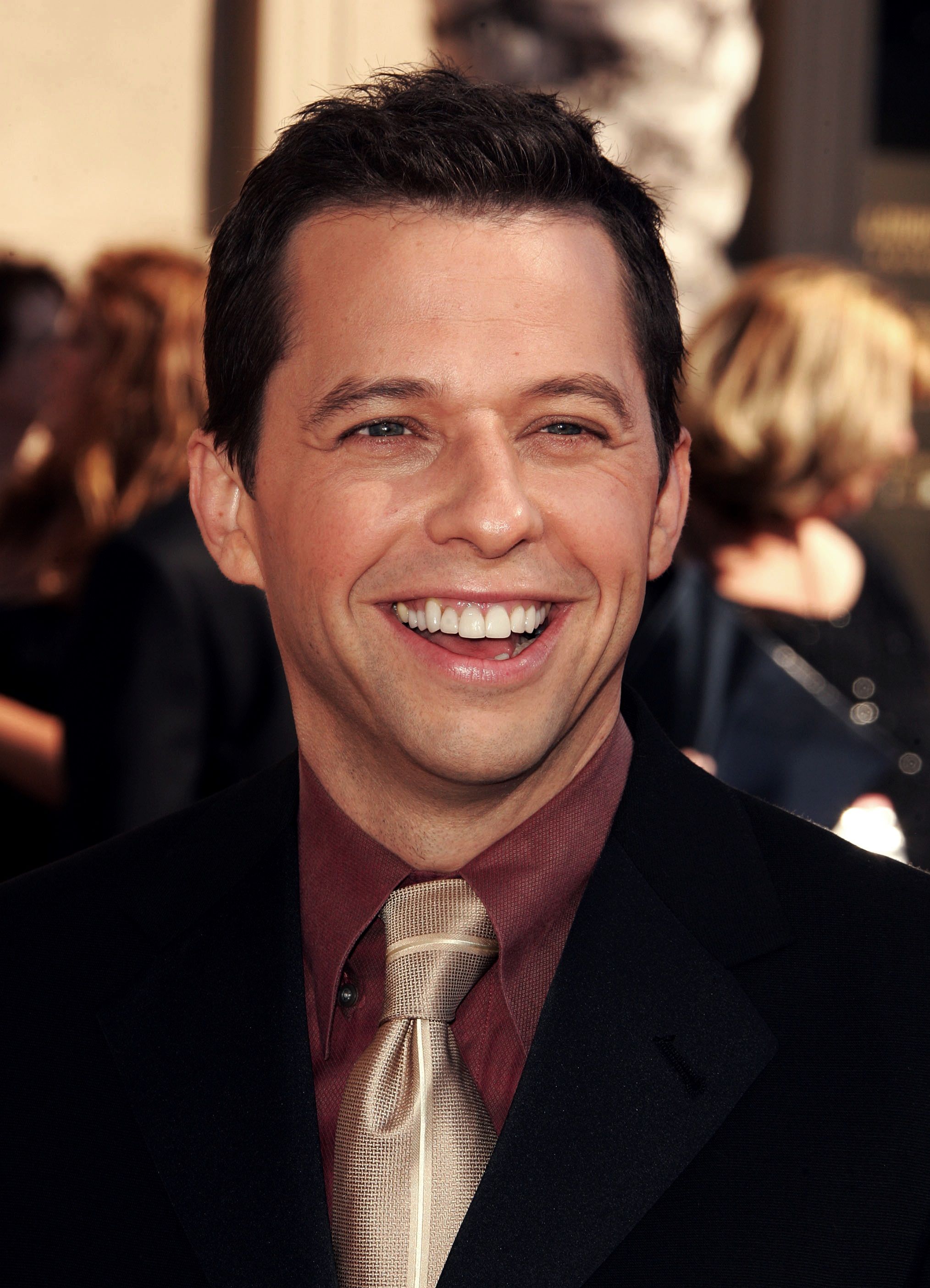Two and a Half Men,summary,reviews,forums,photos,