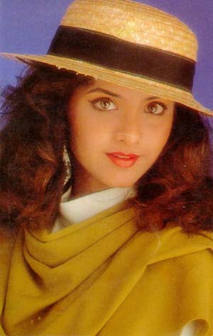 Check out Divya Bharti's biography, discography, albums, songs, lyrics, reviews, forums and photos.