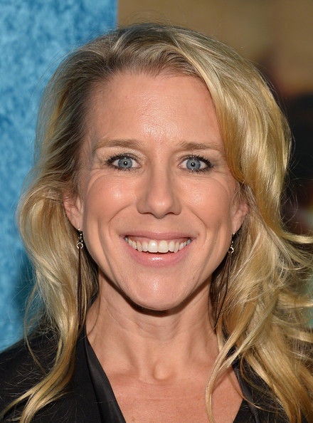 Looking television show cast,