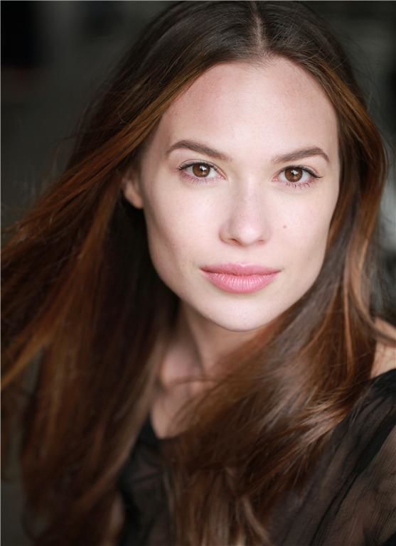 Reign television show cast,