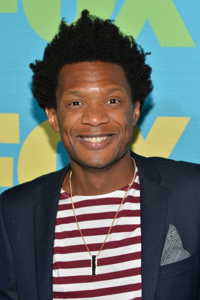 Mulaney television show cast,